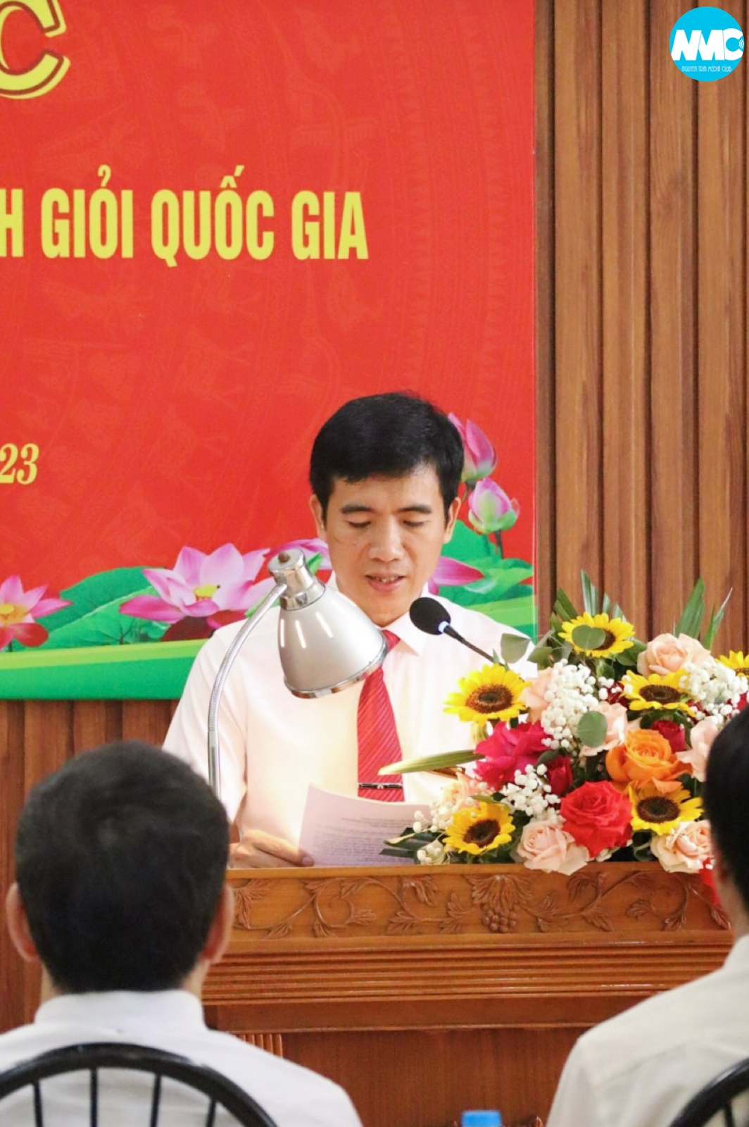 Nhấn để phóng to